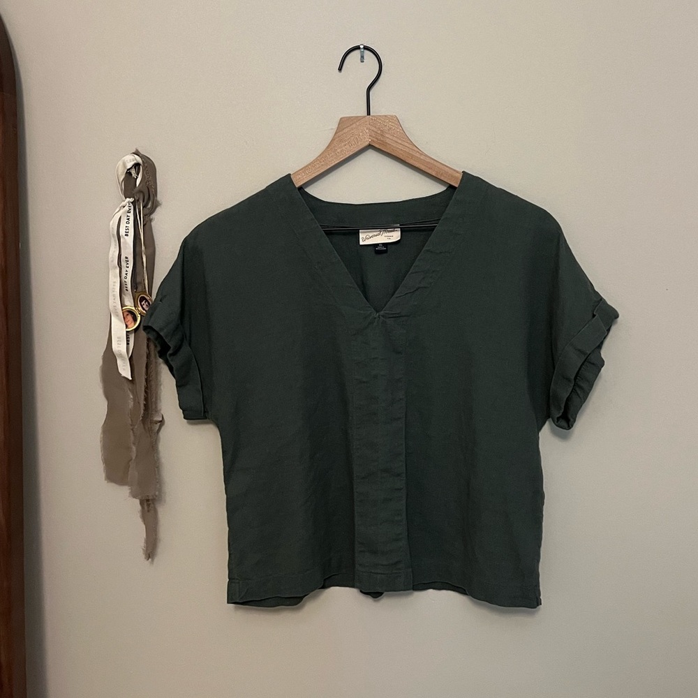 Universal Thread Green Crop Business Casual Shirt